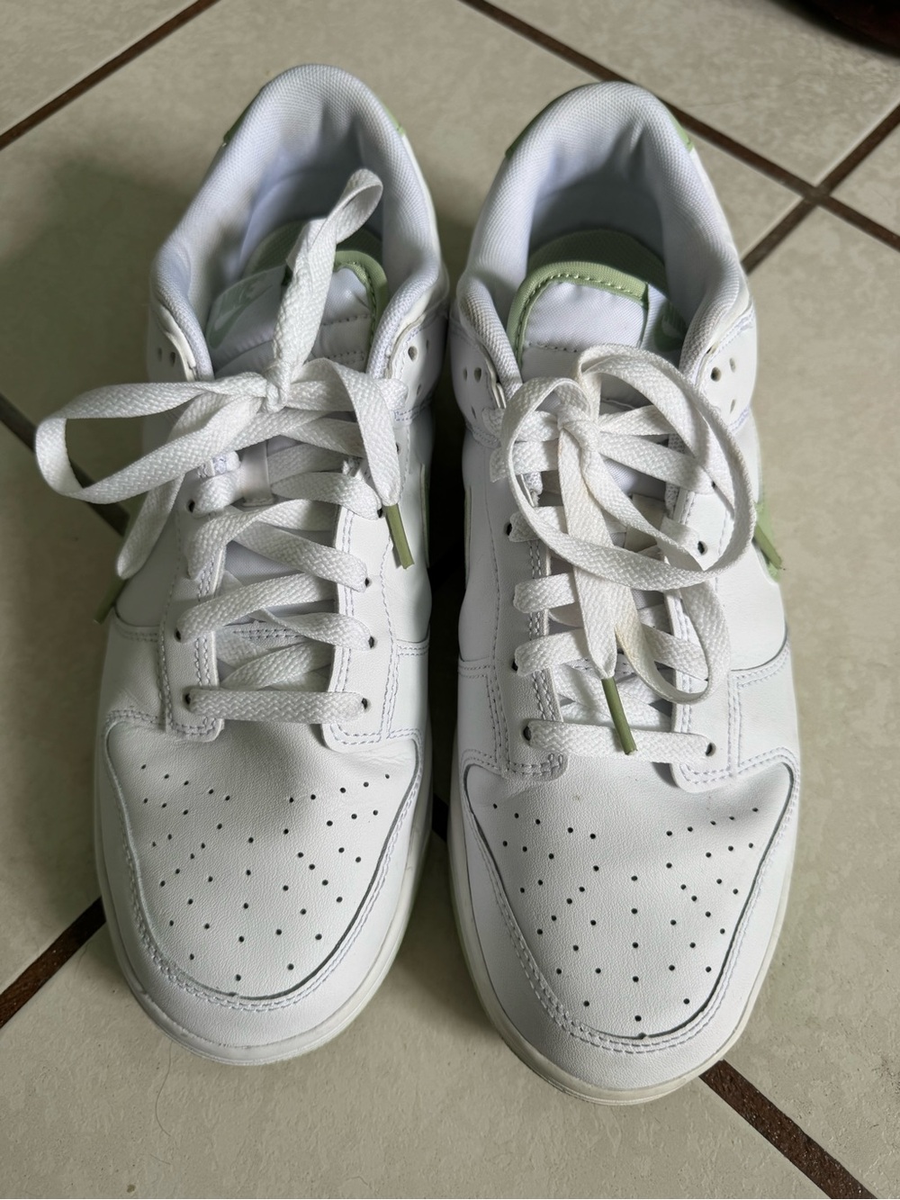 Nike low dunk retro sneakers in honeydew 10 1/2